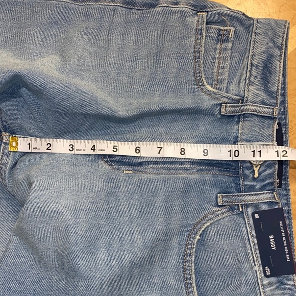 NWT!! Hollister Ultra High Rise Baggy Jeans Size 25R / 0R - Picture 13 of 15